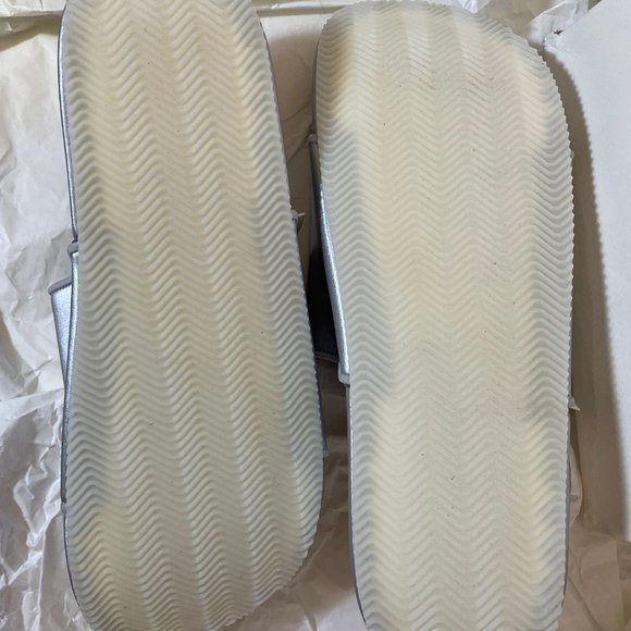 Y-3 Slides main image 5